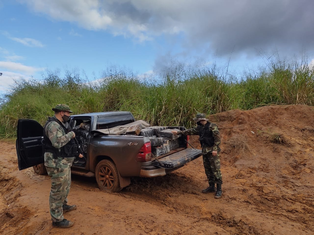 Prefectura incautó un cargamento de más de una tonelada de marihuana en Misiones