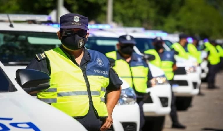 La Policía Bonaerense convoca civiles para manejar los patrulleros y hay polémica