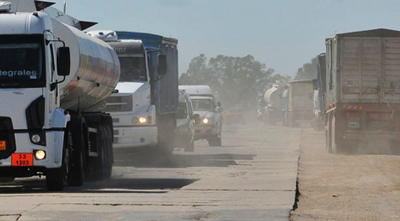 Argentina pierde USD 25 mil millones anuales por el abandono de obra pública de Milei
