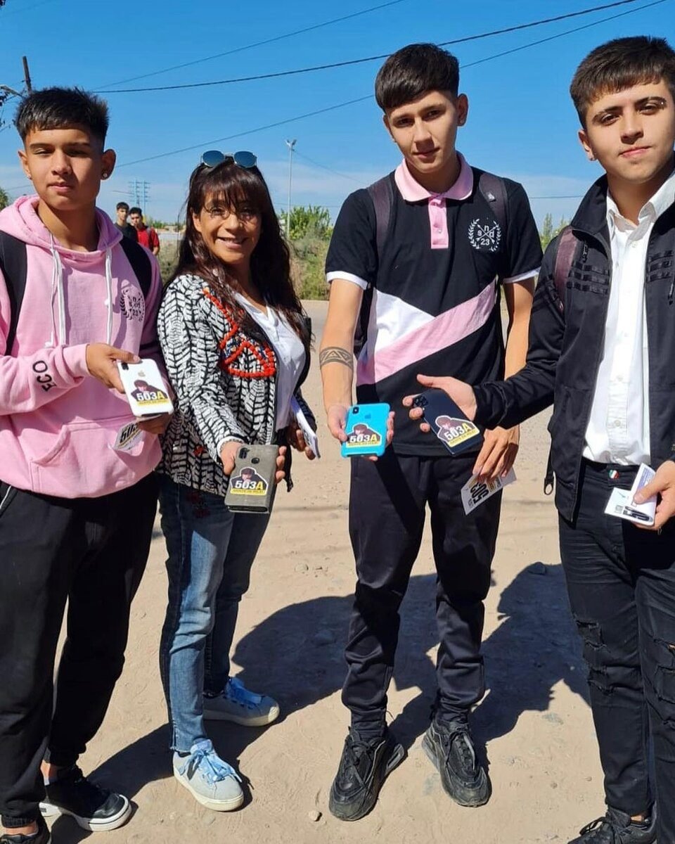 Mendoza: investigan a una docente candidata de Milei que hizo campaña mientras estaba de licencia médica