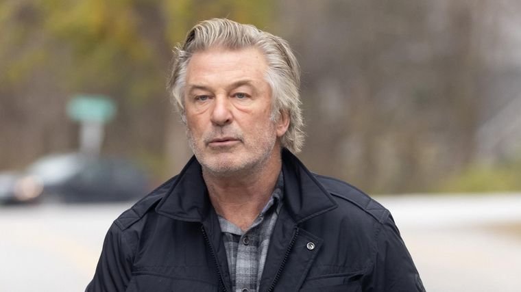 Tras la tragedia de "Rust", Alec Baldwin vuelve a los sets