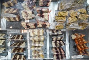El paraíso de los quesos con más de 30 variedades, como el Camembert Fourré con mascarpone, miel y nueces: “Ideal con una copita de vino”