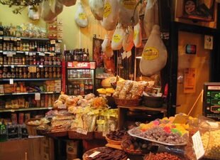 El paraíso de los quesos con más de 30 variedades, como el Camembert Fourré con mascarpone, miel y nueces: “Ideal con una copita de vino”
