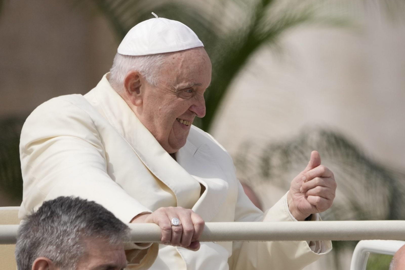 Las fotos de la primera aparición pública del Papa después de su internación: presidió el Domingo de Ramos y saludó a miles de fieles
