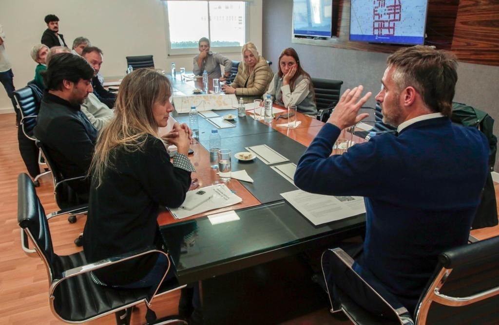 Malena Galmarini y Federico Achaval se reunieron para supervisar los avances de las obras que AySA está ejecutando en Pilar