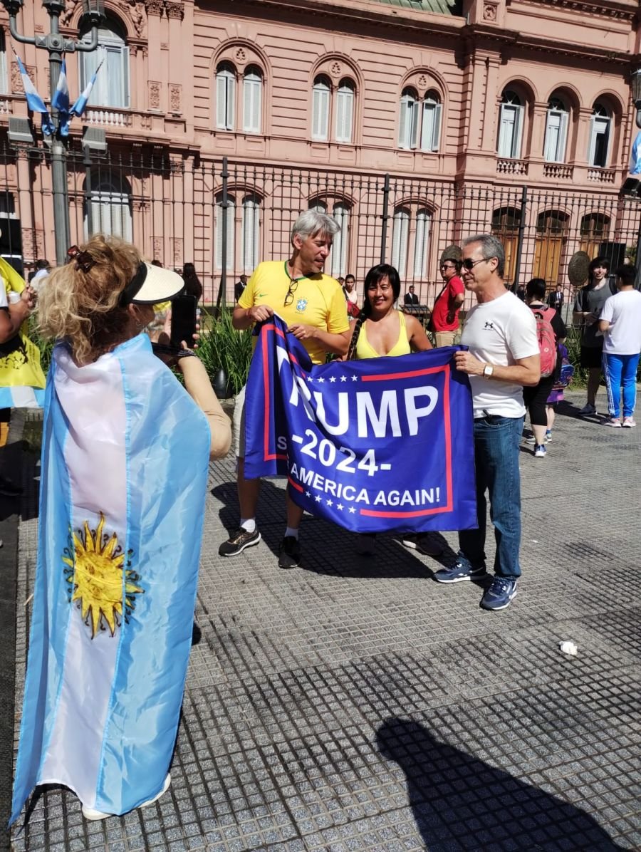 Fotogalería de la asunción de Milei: los invitados, las risas con Cristina Kirchner, la calle y el paseo con Karina
