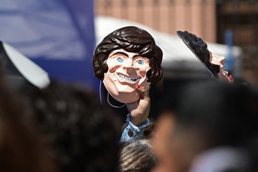 Fotogalería de la asunción de Milei: los invitados, las risas con Cristina Kirchner, la calle y el paseo con Karina