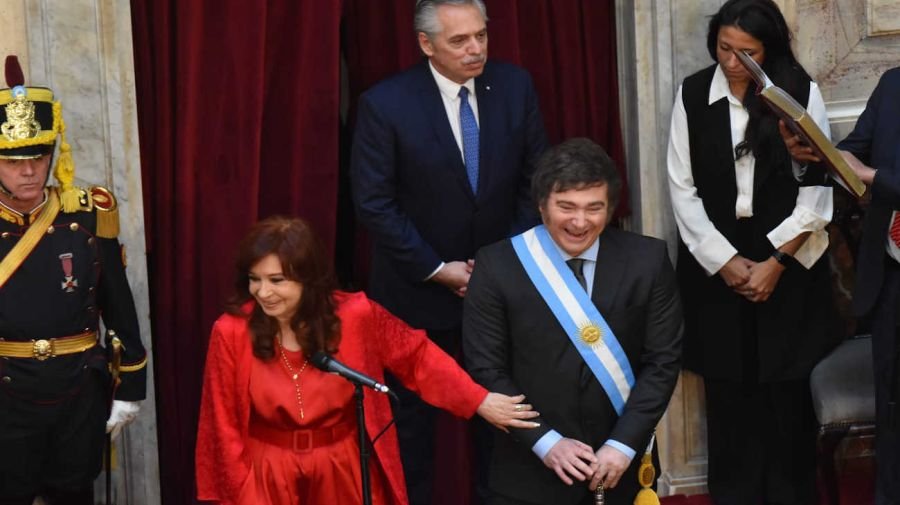 Fotogalería de la asunción de Milei: los invitados, las risas con Cristina Kirchner, la calle y el paseo con Karina