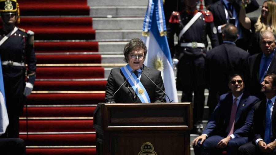 Fotogalería de la asunción de Milei: los invitados, las risas con Cristina Kirchner, la calle y el paseo con Karina
