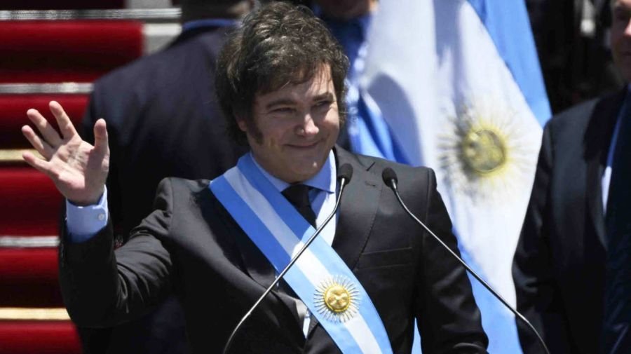 Fotogalería de la asunción de Milei: los invitados, las risas con Cristina Kirchner, la calle y el paseo con Karina
