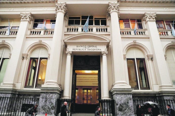 El BCRA reaccionó con una suba de tasa que volvió a dejar sabor a poco