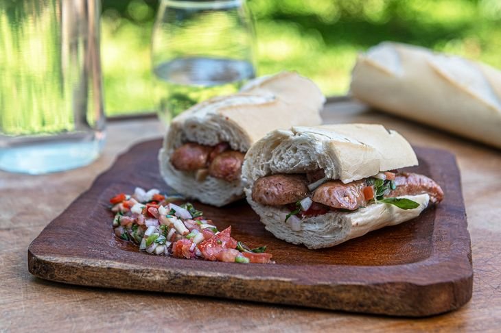 Vuelve la feria gastronómica que homenajea al choripán: cuándo y dónde se realizará