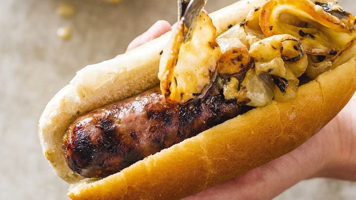 Vuelve la feria gastronómica que homenajea al choripán: cuándo y dónde se realizará