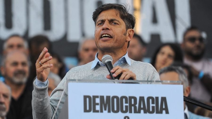 Sin diálogo con el Presidente, Kicillof se endurece para ganar el distrito