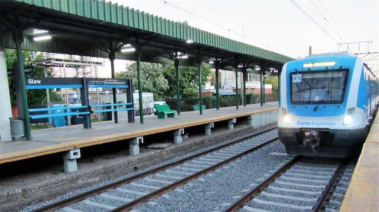 El Gobierno aplicará aumentos escalonados en las tarifas de los colectivos y los trenes del AMBA