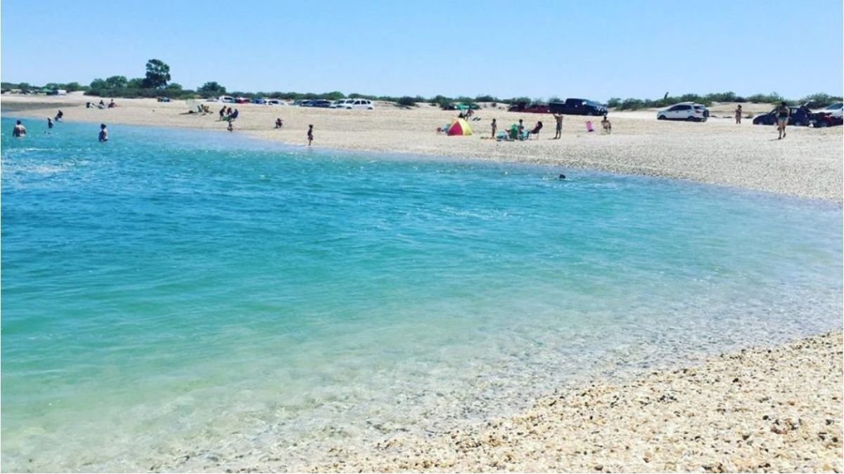 La playa de agua turquesa en Buenos Aires que enamora a todos