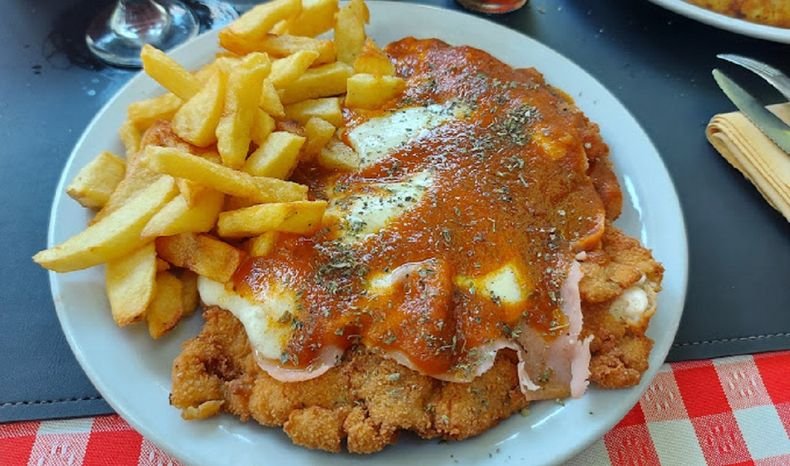 El bodegón de Buenos Aires que se destaca por sus rabas, provoletas y pastas