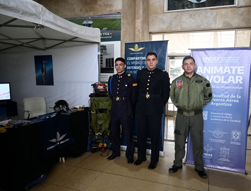 Segundo día de las jornadas de puertas abiertas Argentina Vuela 2023