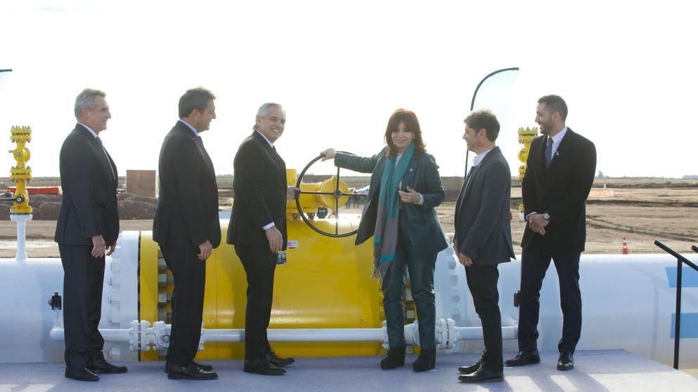 Comenzó la inauguración del Gasoducto Néstor Kirchner: Cristina, Alberto y Massa juntos
